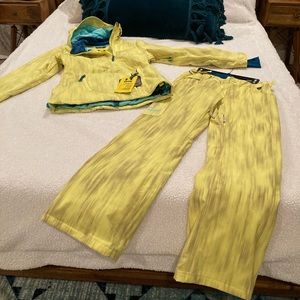 Under Armour ski pants and jacket - Mountain Gear